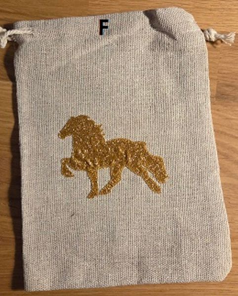 Sm&aring; strieposer med trykk