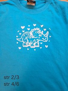 Hovedbilde T-skjorte med dinosaurus